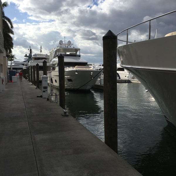 Foto diambil di Pier 66 Marina oleh Zoltan V. pada 11/23/2016