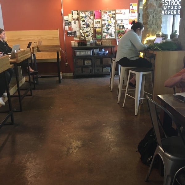 10/20/2019 tarihinde Jessica J.ziyaretçi tarafından Summermoon Coffee Bar'de çekilen fotoğraf