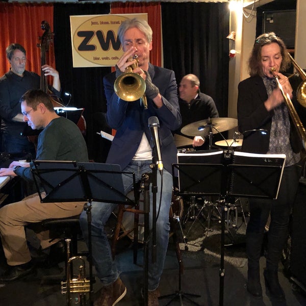 Heute ab 20:00 erwartet uns mit der Frank Mackel Band - im ZWE​.https://www.zwe.wien/2019/01/04/frank-mackel-band/