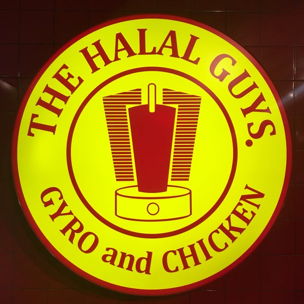 Снимок сделан в The Halal Guys пользователем Steven R. 12/1/2016