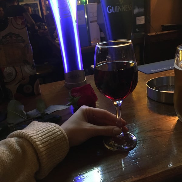 Photo taken at Finnegan&#39;s Irish Pub by Jale K. on 12/27/2019