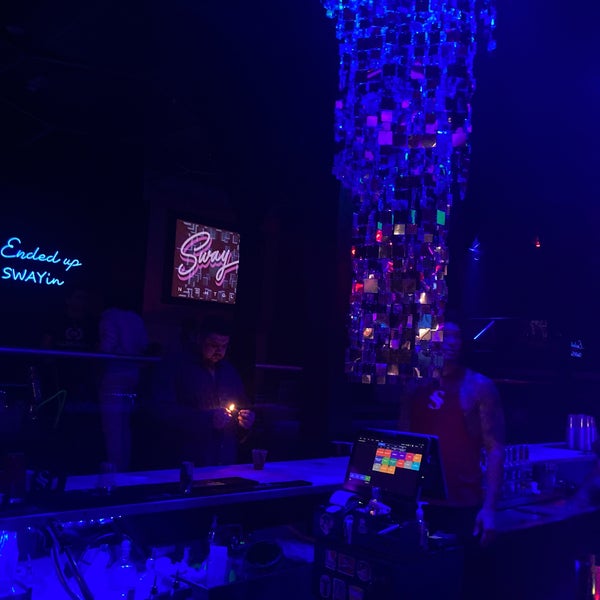 Foto diambil di Sway Nightclub oleh Jale K. pada 7/29/2022