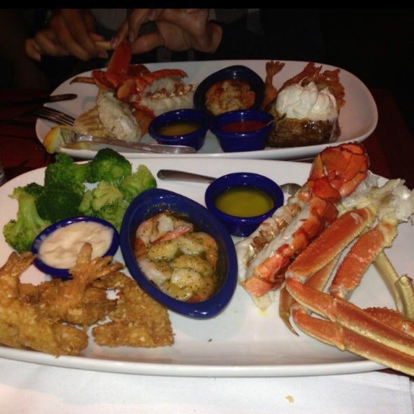 Photo taken at Red Lobster by Jale K. on 8/6/2020