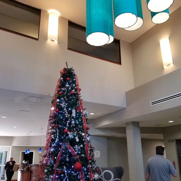 รูปภาพถ่ายที่ Residence Inn Orlando Airport โดย Alicia B. เมื่อ 12/16/2019
