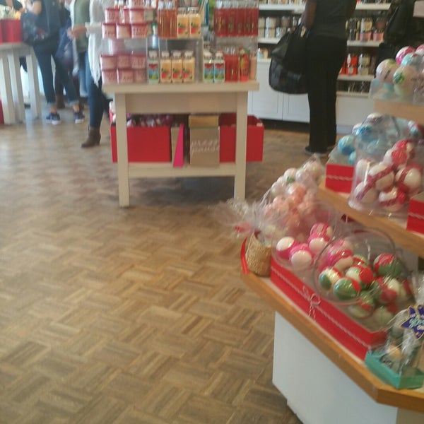 Bath Body Works Outlet Lake Elsinore Business District Lake Elsinore Ca Bath Body Works Outlet Lake Elsinore Business District Lake Elsinore Ca