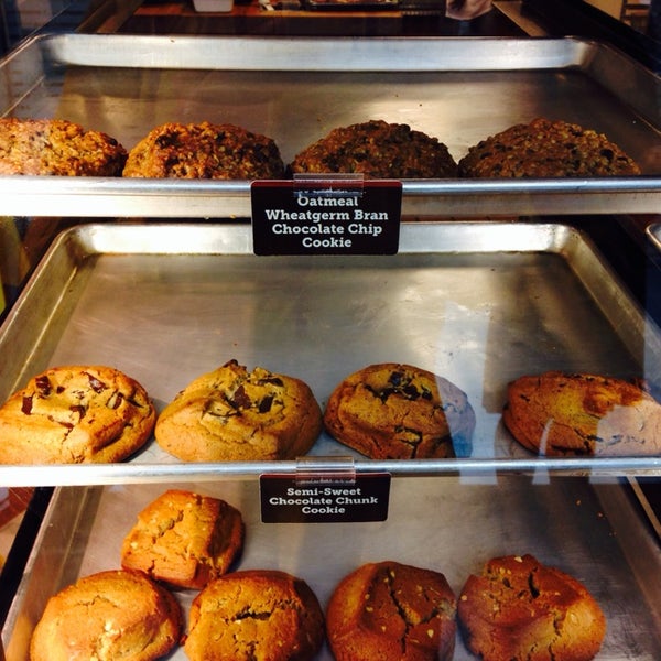 7/15/2014에 Laurey T.님이 Specialty’s Café &amp; Bakery에서 찍은 사진