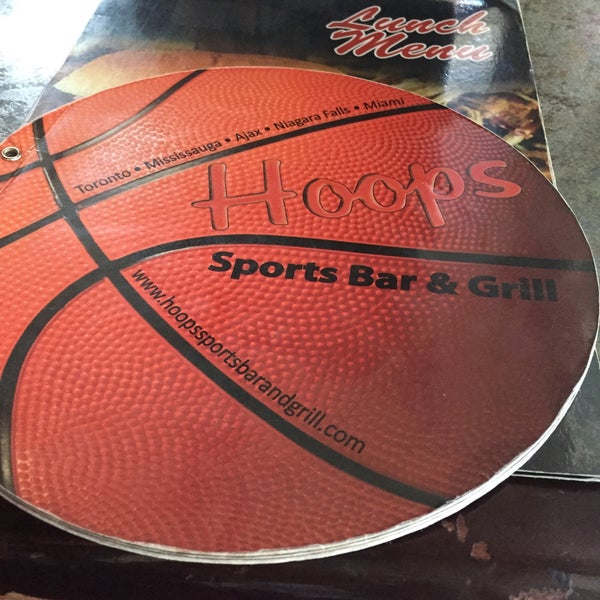 Photo taken at Hoops Sports Bar &amp; Grill- Bremner by ricardo on 4/28/2015