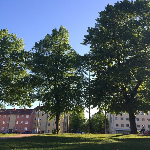 รูปภาพถ่ายที่ Käpylän Lippakioski โดย Ada M. เมื่อ 5/26/2014