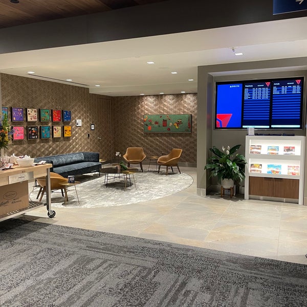 Delta Sky Club Airport Lounge in Kansas City