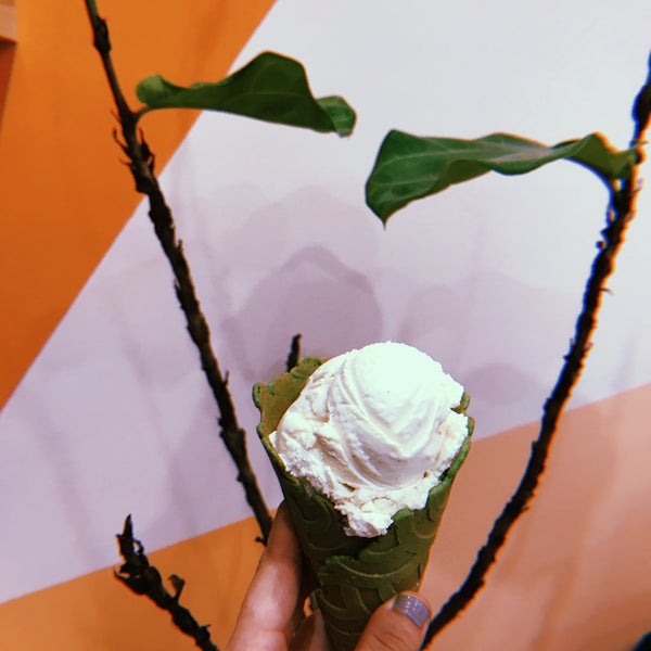 รูปภาพถ่ายที่ Stax Ice Cream โดย Jade K. เมื่อ 6/29/2019