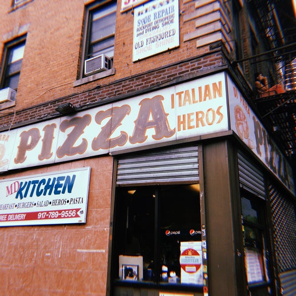 Foto tirada no(a) Di Fara Pizza por Jade K. em 7/1/2020