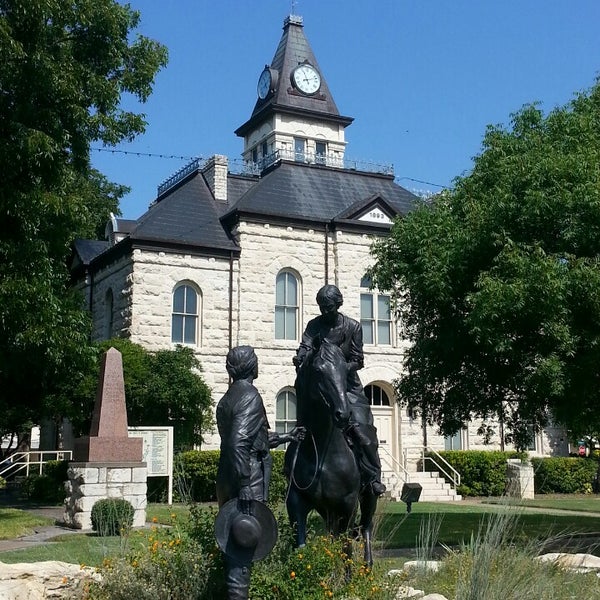 Glen Rose Downtown Square 4 tips from 253 visitors