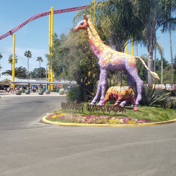 Photo taken at Six Flags Discovery Kingdom by Eric N. on 6/10/2019