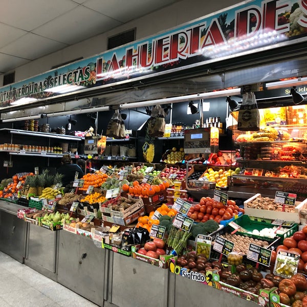 รูปภาพถ่ายที่ Mercado de Antón Martín โดย meganificent เมื่อ 1/11/2018