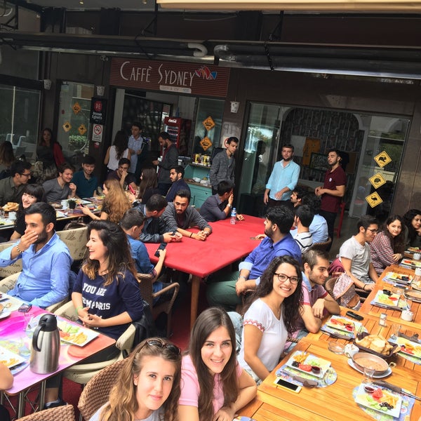 10/8/2016 tarihinde Ecem K.ziyaretçi tarafından Caffe Sydney'de çekilen fotoğraf