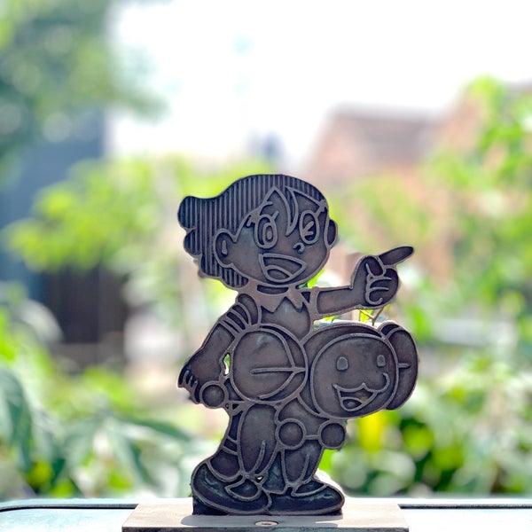 チンプイと春日エリ レリーフモニュメント 川崎市多摩区の記念碑 ランドマーク