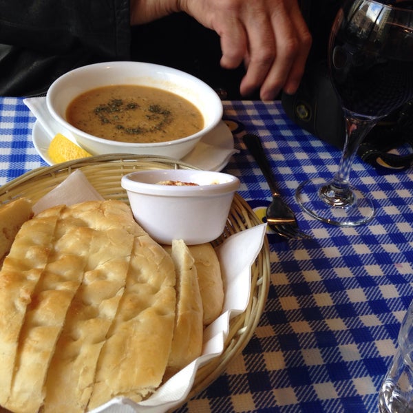 Photo prise au Anatolia Restaurant par Adela F. le5/15/2017