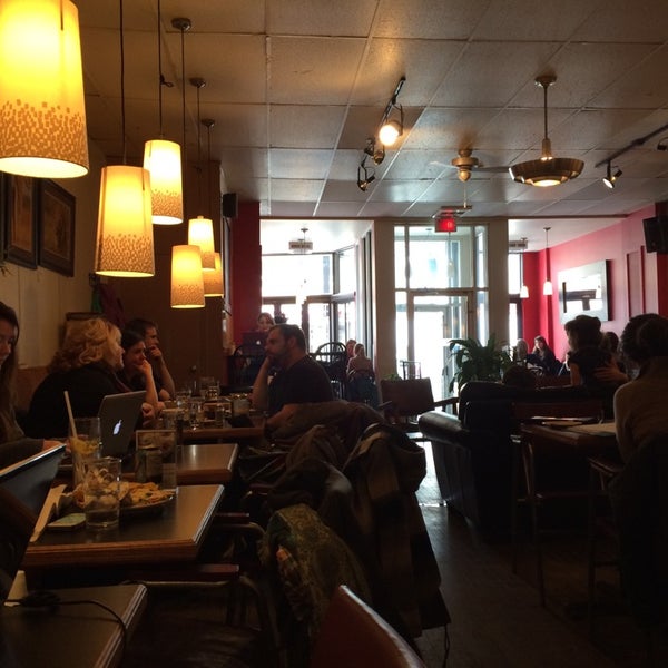 3/22/2014에 Denis R.님이 Café Lézard에서 찍은 사진