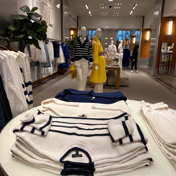 Banana Republic Rockefeller Center New York, NY