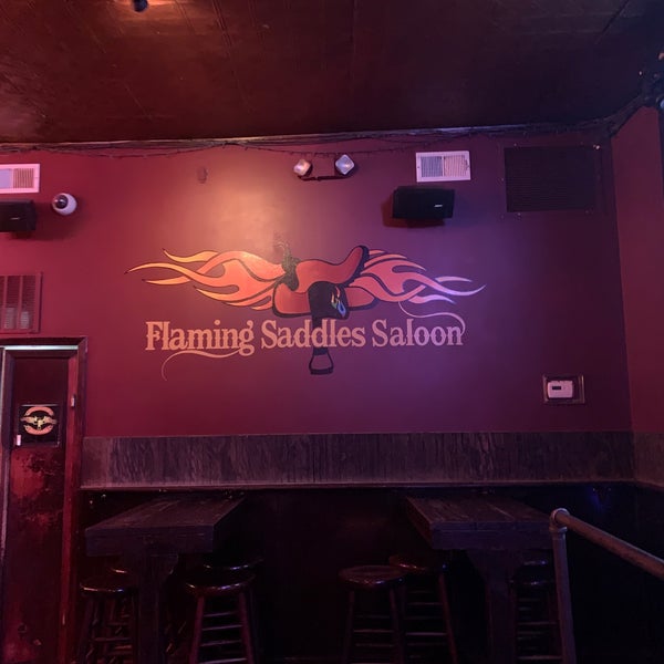 Foto tomada en Flaming Saddles Saloon  por Shawn B. el 9/18/2019