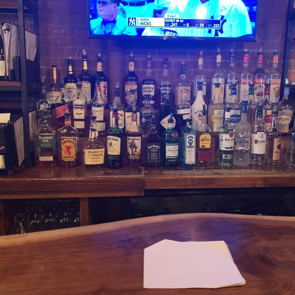 Foto diambil di Cornerstone Tavern oleh Shawn B. pada 7/20/2019