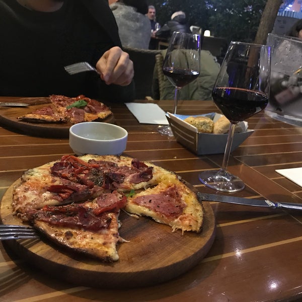 Foto tirada no(a) Ristorante Pizzeria Venedik por Burcu em 2/10/2018