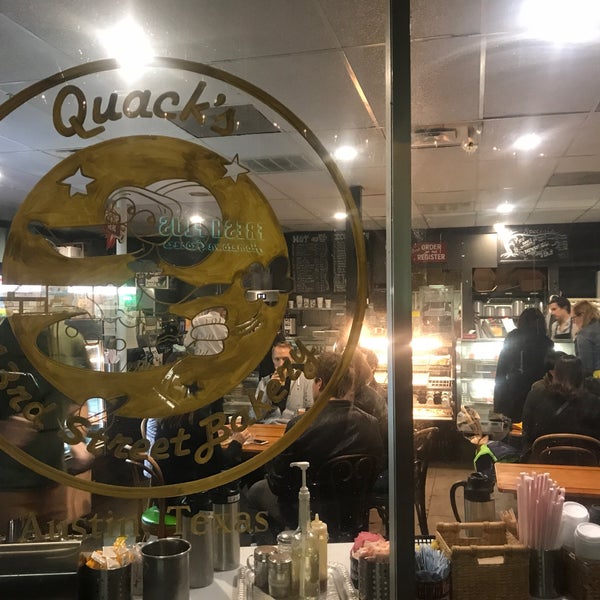 Foto diambil di Quack&#39;s 43rd St Bakery oleh UNOlker pada 1/28/2018