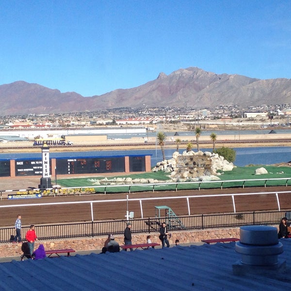 12/29/2014 tarihinde Randy B.ziyaretçi tarafından Sunland Park Racetrack &amp; Casino'de çekilen fotoğraf
