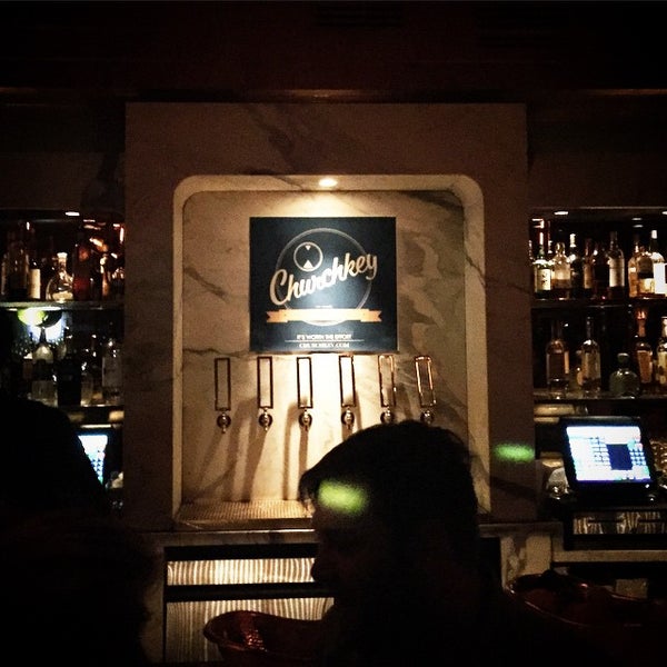 Foto tirada no(a) Grandpa Johnson&#39;s Cocktail Club por Justin H. em 5/16/2015