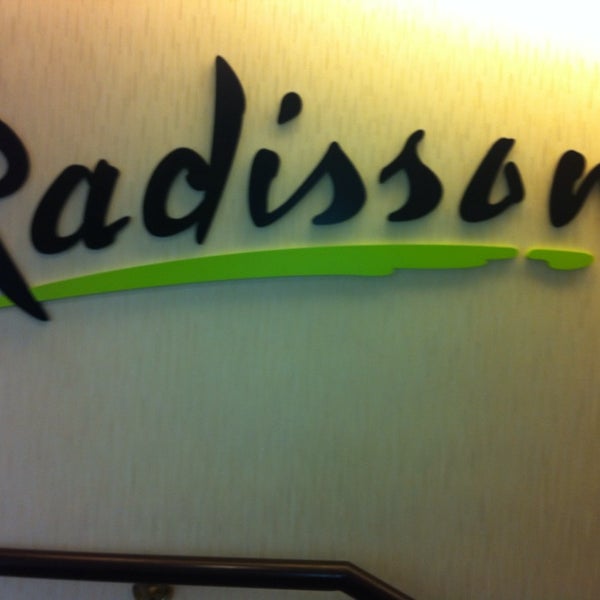 Foto scattata a Radisson Plaza Hotel at Kalamazoo Center da Trenton M. il 5/25/2013