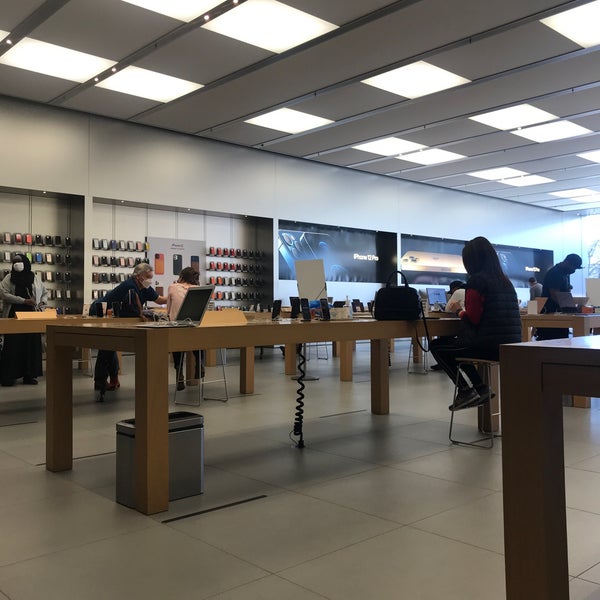 Photos at Apple Easton Town Center 4210 The Strand