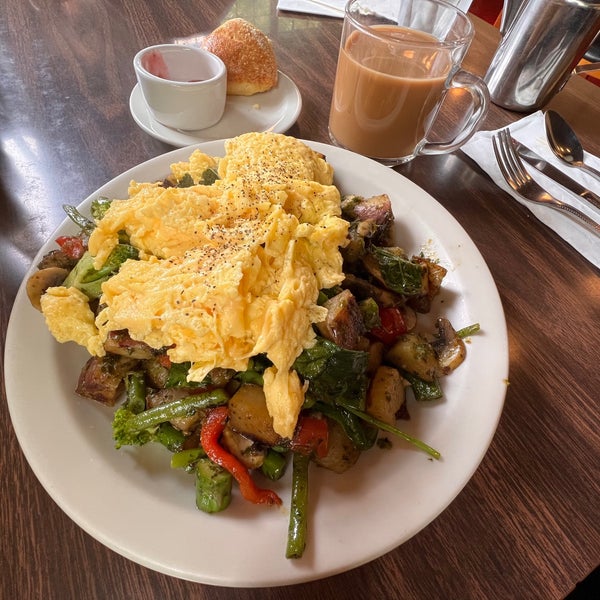 Zell's Cafe American Restaurant in Portland