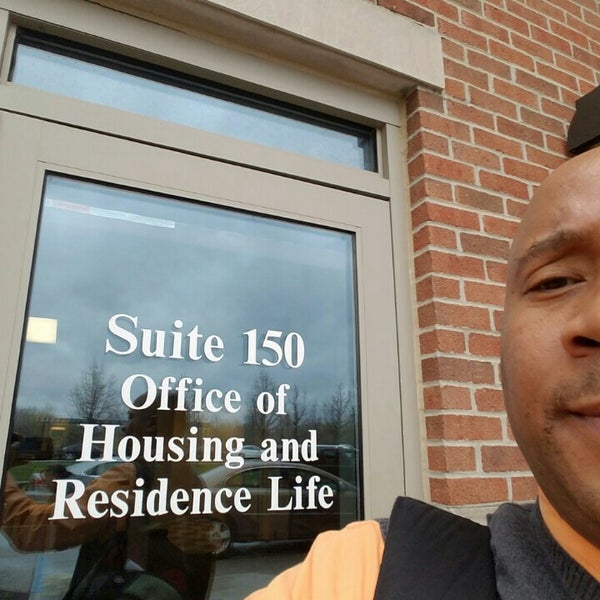Снимок сделан в IUPUI:  Housing And Residence Life Office (HRL Office) пользователем Aaron H. 3/31/2016