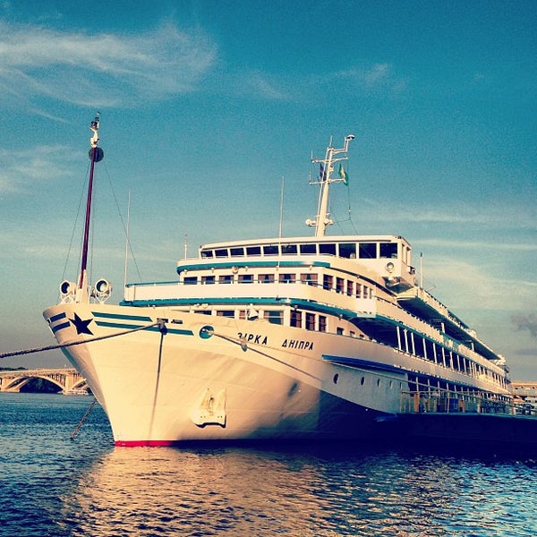 корабль артурс москва. прогулочный теплоход. пассажирское речное управление саратов. теплоход лебединое озеро навигация 2023. ом780 теплоход характеристики.