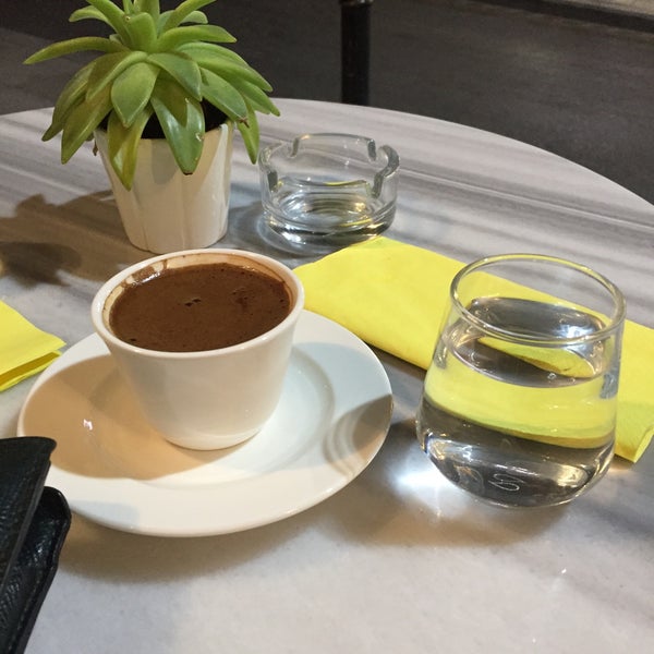 Foto tirada no(a) Magado Specialty Coffee por Mehmet Can em 4/26/2018