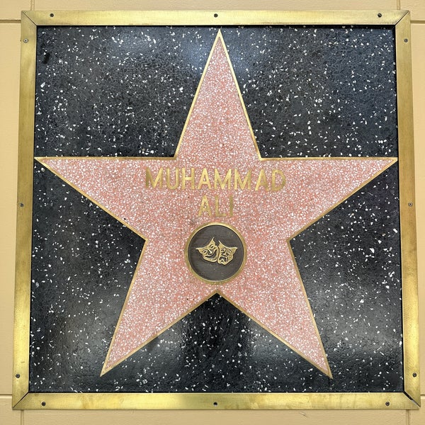 Foto scattata a Hollywood Walk of Fame da Mehmet Can il 4/5/2024