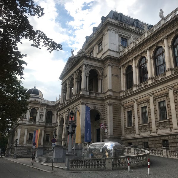 9/15/2018 tarihinde Nathalie M.ziyaretçi tarafından Universität Wien'de çekilen fotoğraf