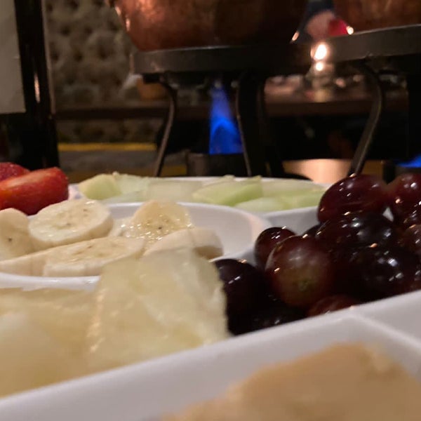 Rodízio de fondue honesto - fizeram promo de R$ 138 por pessoa (com de queijo, carne e doces), mas o atendimento não está dos melhores.