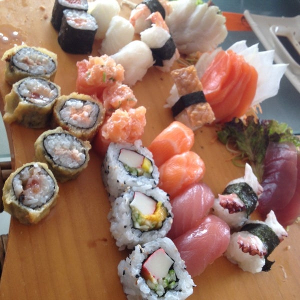 Photo taken at Kyuden Sushi by Silas C. on 9/5/2014