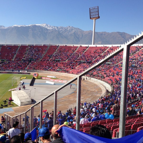 5/5/2013 tarihinde Pablo R.ziyaretçi tarafından Estadio Nacional Julio Martínez Prádanos'de çekilen fotoğraf