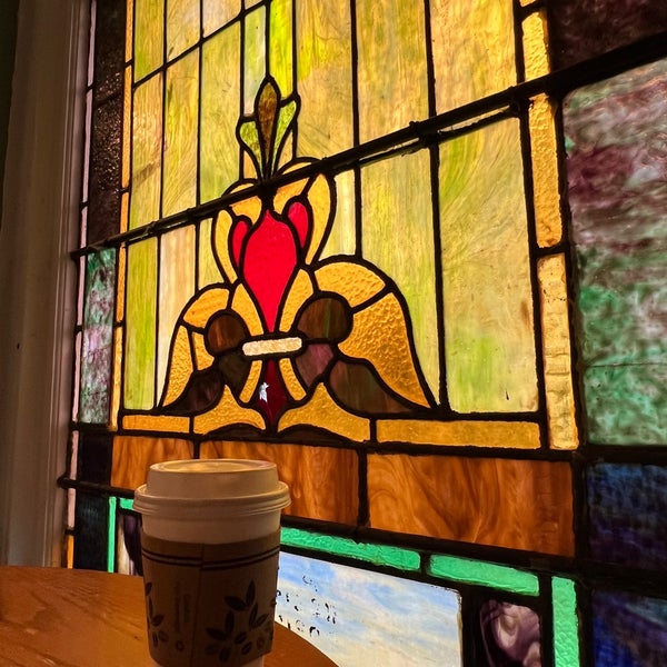 10/1/2022 tarihinde Tamara P.ziyaretçi tarafından Beans in the Belfry Meeting Place and Cafe'de çekilen fotoğraf