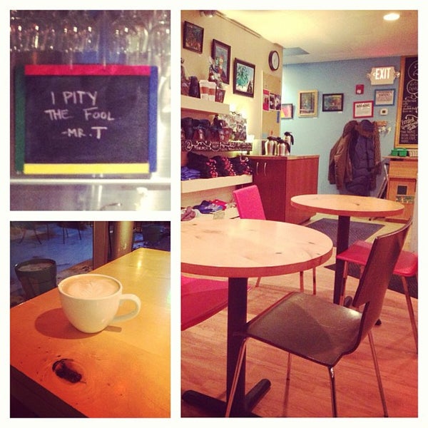 Foto tomada en 2 Alices Coffee Lounge  por Corey el 1/28/2013