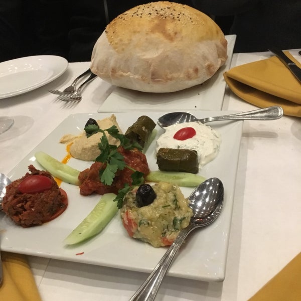 Снимок сделан в Ali Baba Turkish Cuisine пользователем Jurgen D. 3/7/2018