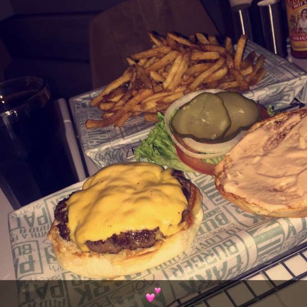 Burgers park. Фишер бургер. Парка бургеры. Роял парк бургер. Parking бургер.