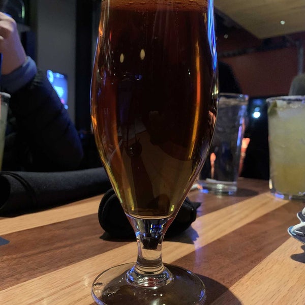 Photo taken at BJ&#39;s Restaurant &amp; Brewhouse by Cayle L. on 1/4/2022