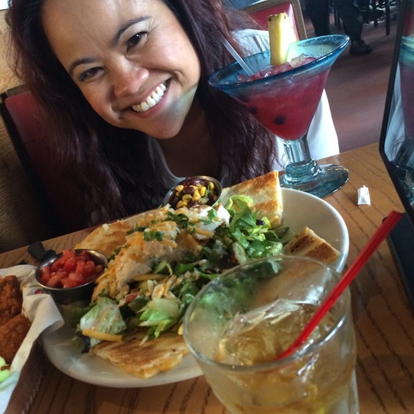 Photo taken at Chili&#39;s Grill &amp; Bar by G on 11/21/2014