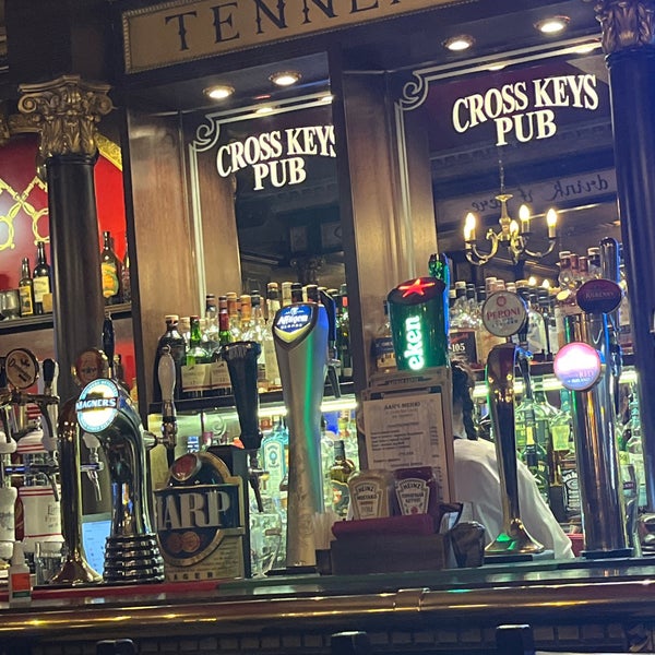 Cross keys ул малая дмитровка 3. Кросс кейс паб. cross keys pub меню. cross keys pub москва меню. кросс кейс паб на пушкинской.