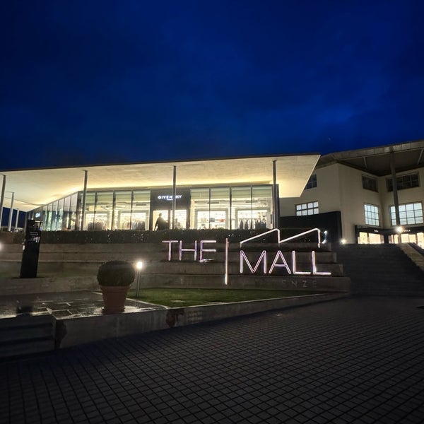 Foto tirada no(a) The Mall Luxury Outlet por Ahmed A. em 3/9/2024