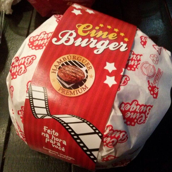 รูปภาพถ่ายที่ Cine Burger โดย Fabio F. เมื่อ 2/28/2014