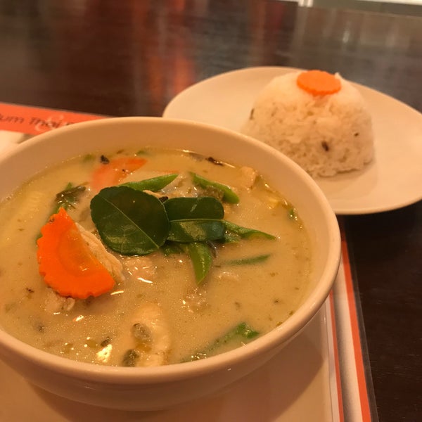 Foto scattata a Pum Thai Restaurant &amp; Cooking School da Michal S. il 1/14/2018
